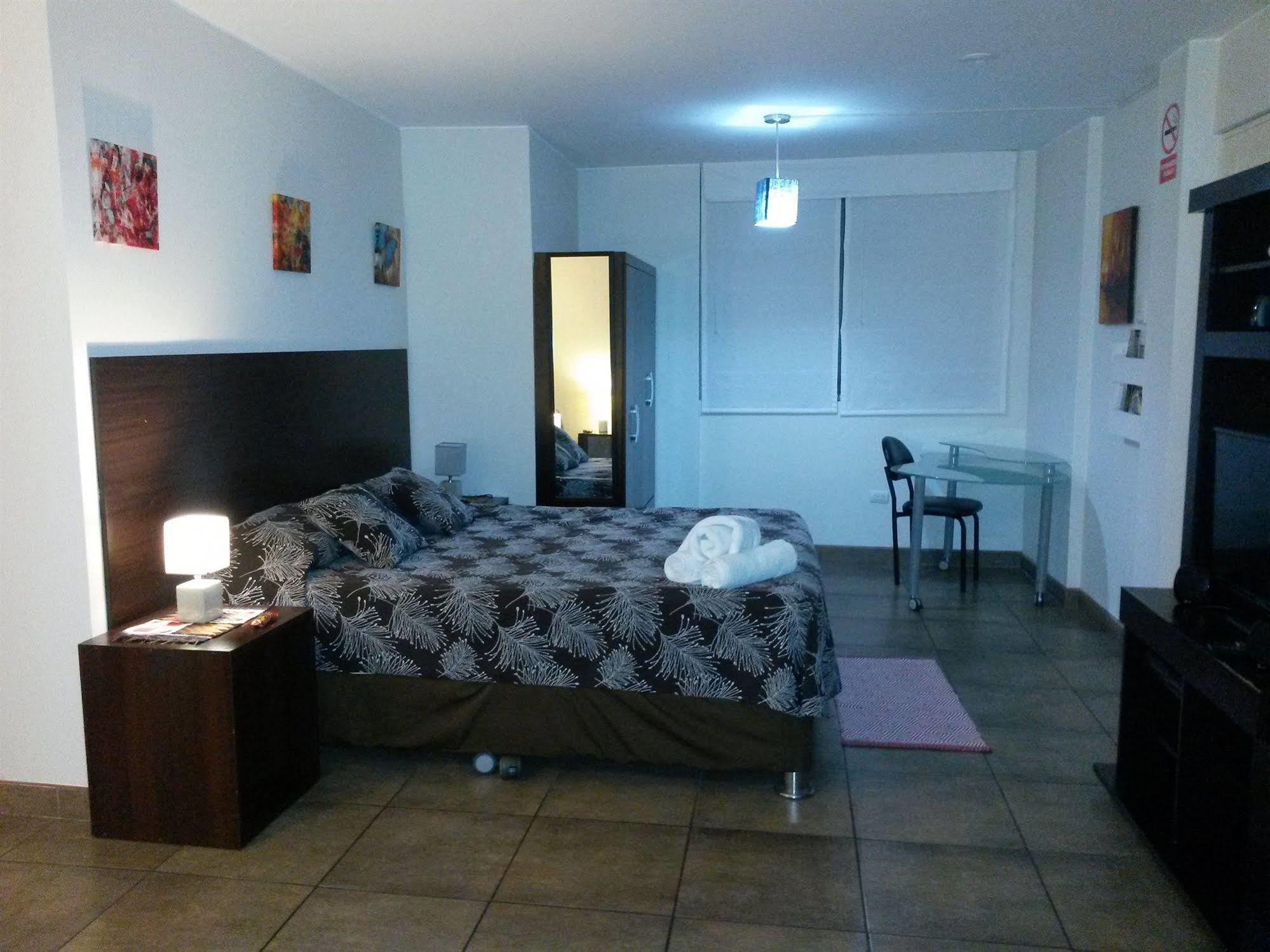 B&B Miraflores Wasi Independencia リマ エクステリア 写真