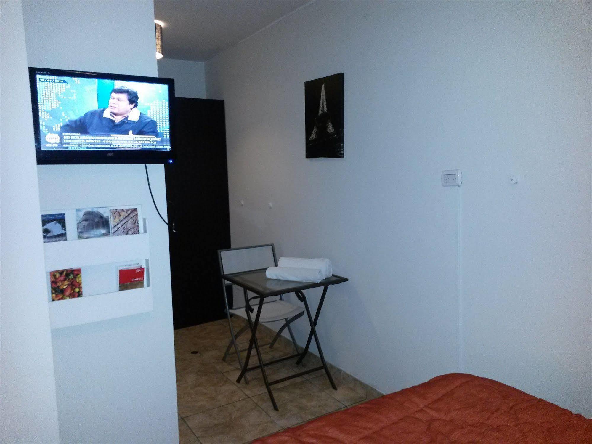B&B Miraflores Wasi Independencia リマ エクステリア 写真